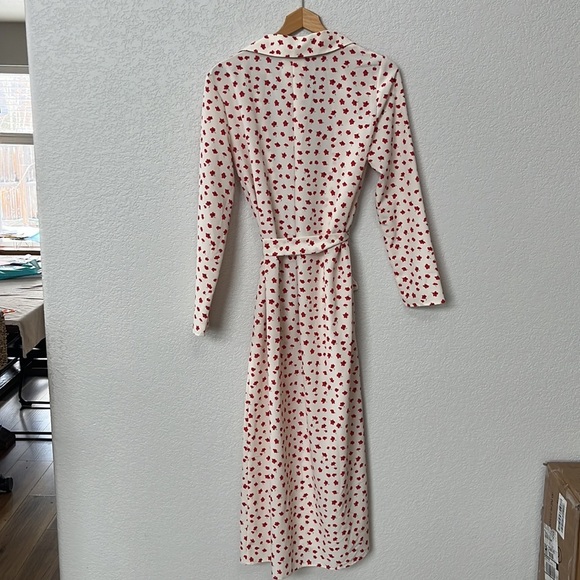 Show Me Your Mumu Wrap Robe Dress Floral Red and White size Small - Picture 9 of 10